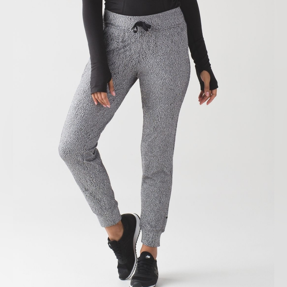 Lululemon Ready To Rulu Pant Running Luon Spray Jacquard White Black